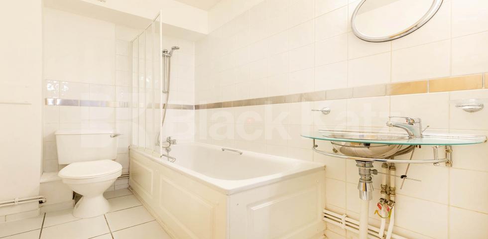 			2 Bedroom, 1 bath, 1 reception Apartment			 Dove Road, ISLINGTON/CANONBURY